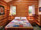 cabin-9-master-bed